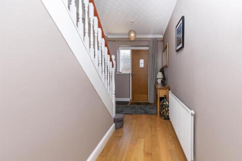 Bramleys Estate Agents - Kennedy Avenue - Fixby (6