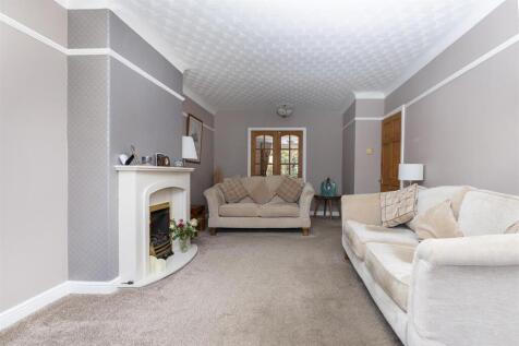 Bramleys Estate Agents - Kennedy Avenue - Fixby (4