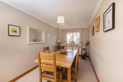 Bramleys Estate Agents - Kennedy Avenue - Fixby (8