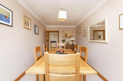 Bramleys Estate Agents - Kennedy Avenue - Fixby (9