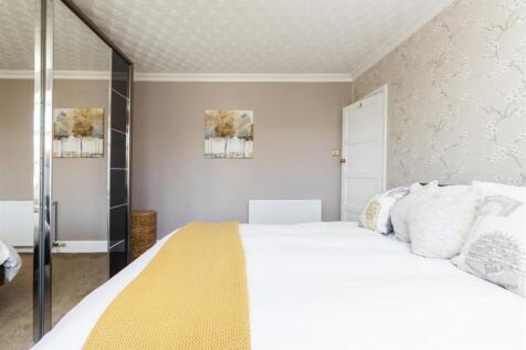 Bramleys Estate Agents - Kennedy Avenue - Fixby (2