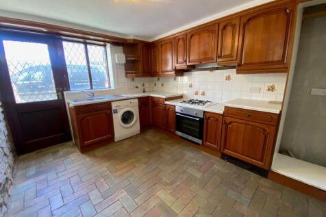 KITCHEN 1.jpg