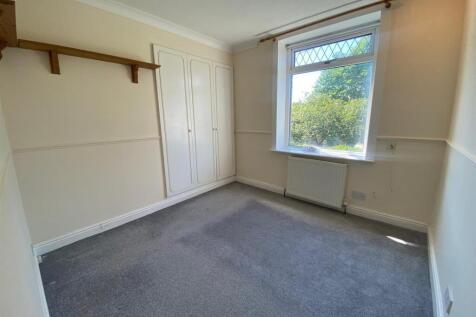 MASTER BEDROOM.jpg