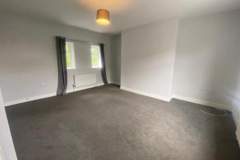 FRONT BEDROOM.jpg