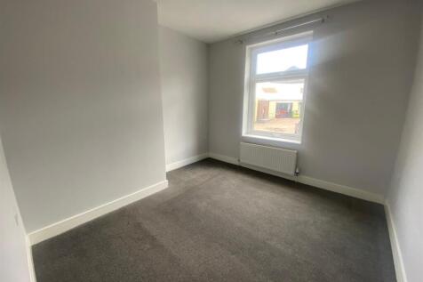 BACK BEDROOM.jpg