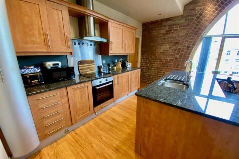 kitchen area.jpg