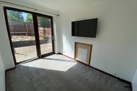 DINING ROOM.jpg