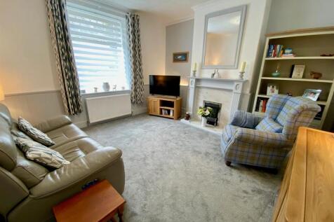 lounge 1.jpg