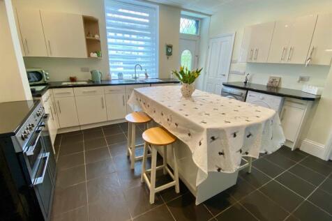 kitchen 1.jpg