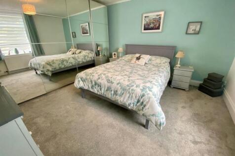 bed 1.jpg