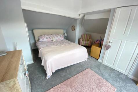 attic room 1.jpg