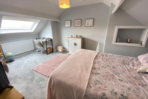 attic room.jpg
