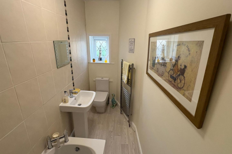 Bathroom 2.png