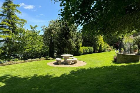 Garden seat.jpg