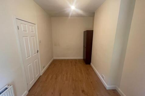 BEDROOM 1.jpeg
