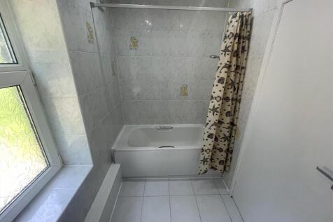 BATHROOM 1.jpeg