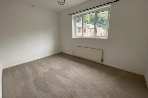 BEDROOM.jpg
