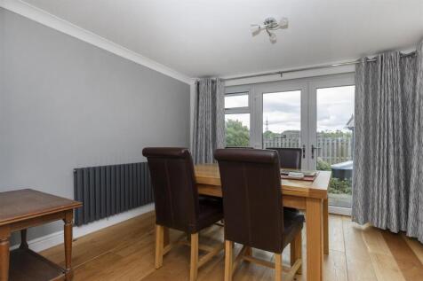 Bramleys Estate Agents - West Lodge Crescent - Ain