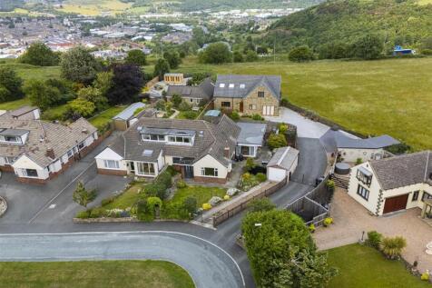 Bramleys Estate Agents - West Lodge Crescent - Ain