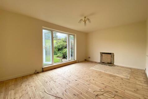 Bramleys Estate Agents - Heath Close - Linthwaite 