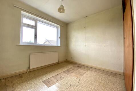Bramleys Estate Agents - Heath Close - Linthwaite 
