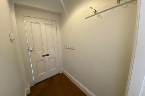 HALLWAY.jpg