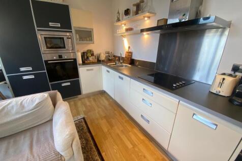 kitchen area.jpg