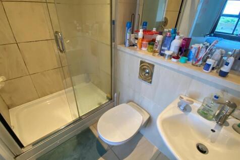 ensuite.jpg