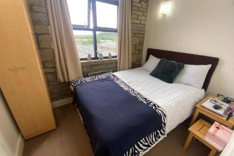 bed 2.jpg