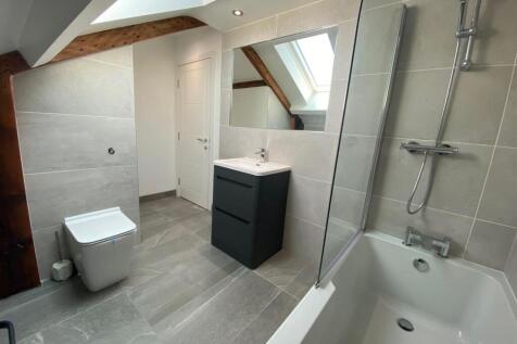 BATHROOM 1.jpg
