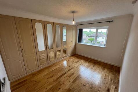 MASTER BEDROOM.jpeg