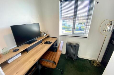 bed 3-office.jpg