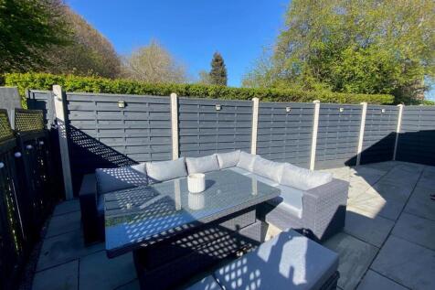 patio to rear.jpg
