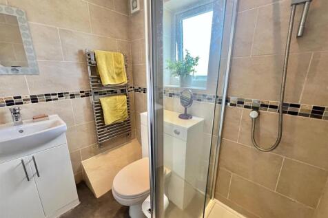 shower room (2).jpg