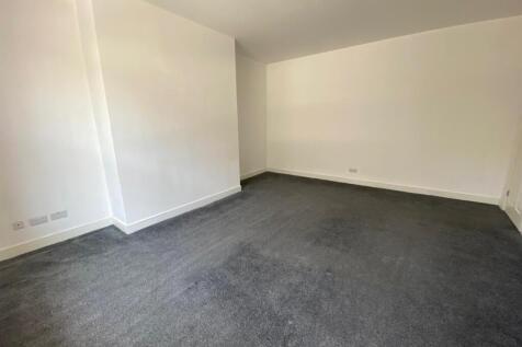 LIVING ROOM 1.jpg