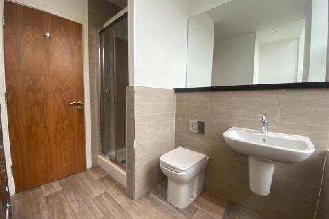 SHOWER ROOM.jpg
