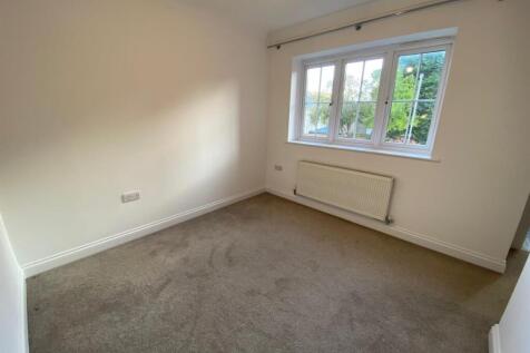 BEDROOM.jpg