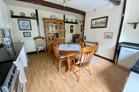 kitchen lower ground floor 1.jpg