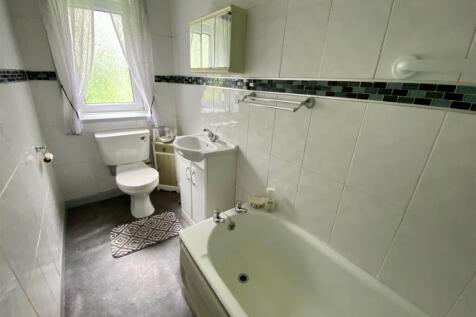 bathroom on ground floor.jpg