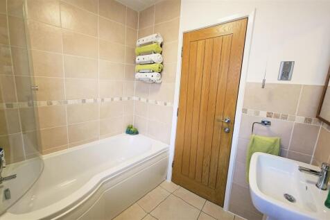 Bramleys Estate Agents - Fenay Bankside - Fenay Br