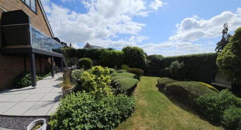 Bramleys Estate Agents - Fenay Bankside - Fenay Br