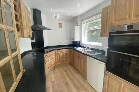 KITCHEN 2.jpg