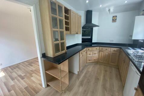 KITCHEN 1.jpg