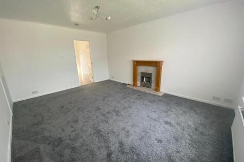 LOUNGE 1.jpg
