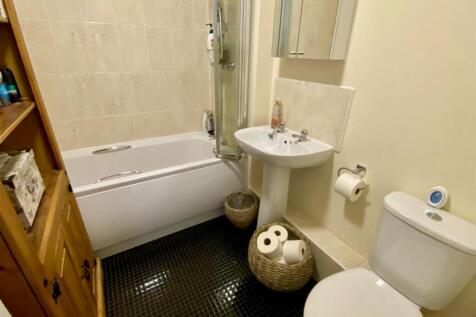 ensuite.jpg