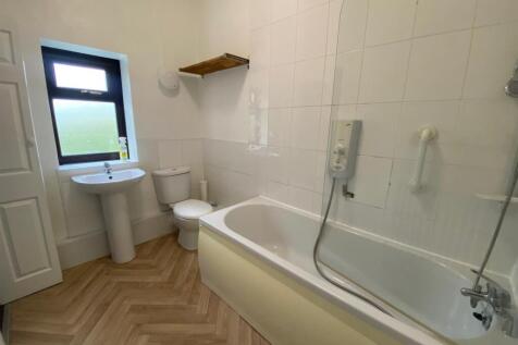 BATHROOM 1.jpg