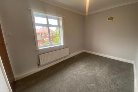 REAR BEDROOM 3.jpg