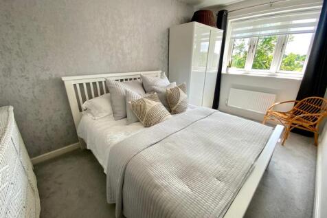 bedroom front.jpg