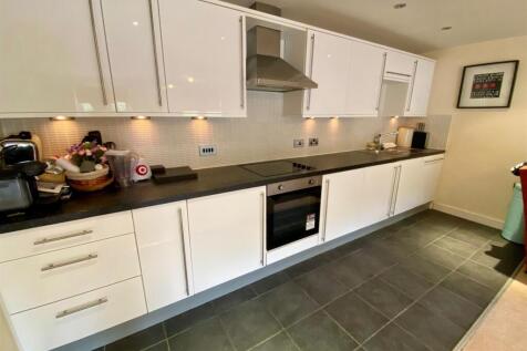 kitchen area.jpg