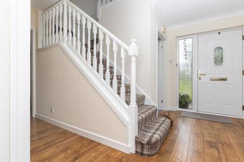 Bramleys Estate Agents - Woodsome Park - Fenay Bri